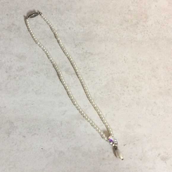 Small white Pearl with bling Pearl drop necklace - Picture 1 of 6